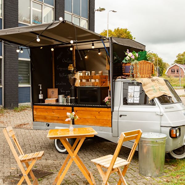 Koffie Piaggio met barista inhuren - De Verhuurcentrale Zoeterneer