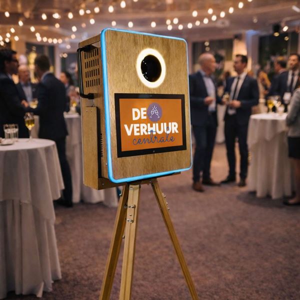 Photobooth pakket 4 incl. onbeperkt aantal prints + gepersonaliseerd design