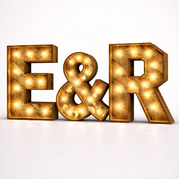 Houten cijfers en letters 